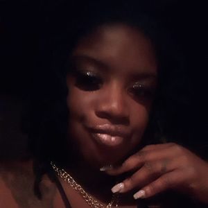 Meet your Posher, Monique